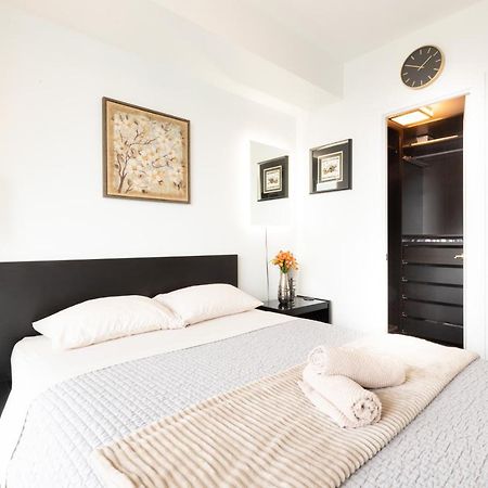 Bright Condo In The Heart Of Toronto Exteriör bild