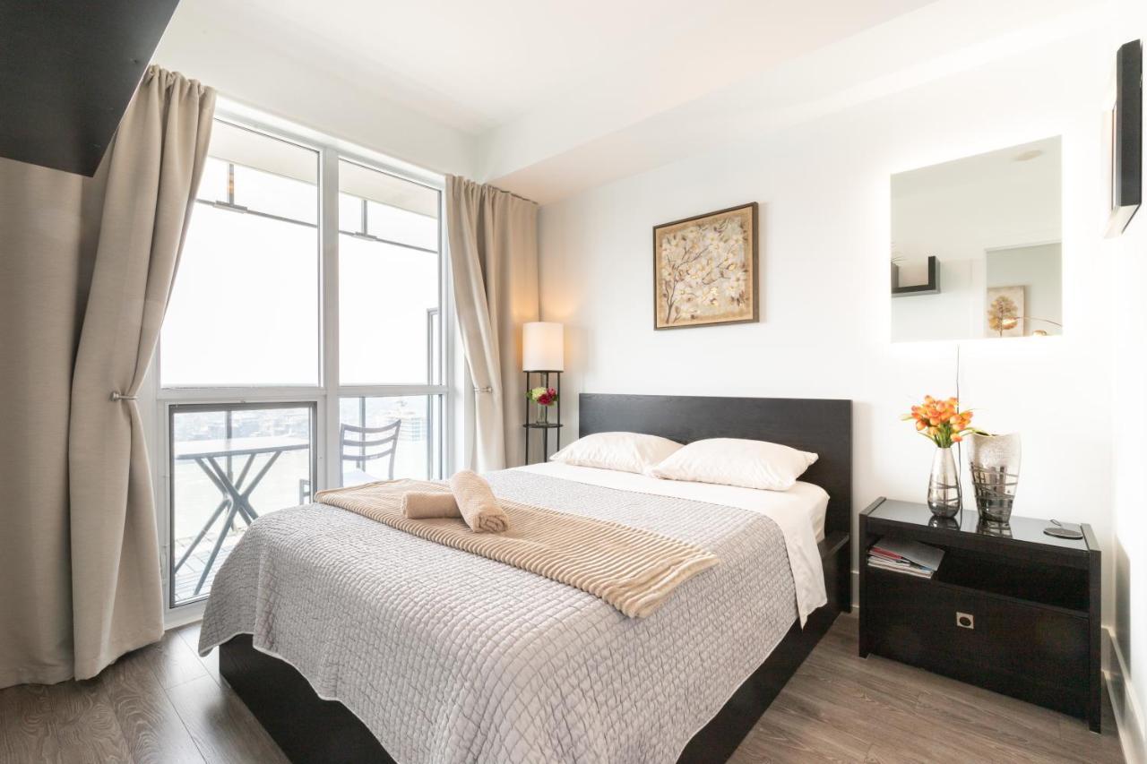 Bright Condo In The Heart Of Toronto Exteriör bild