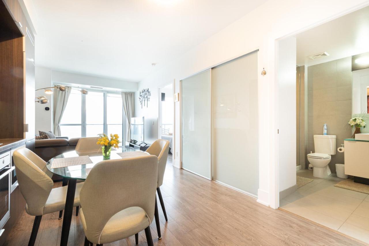 Bright Condo In The Heart Of Toronto Exteriör bild