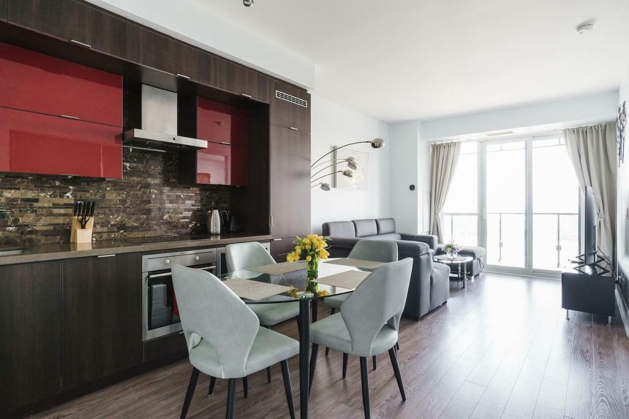 Bright Condo In The Heart Of Toronto Exteriör bild