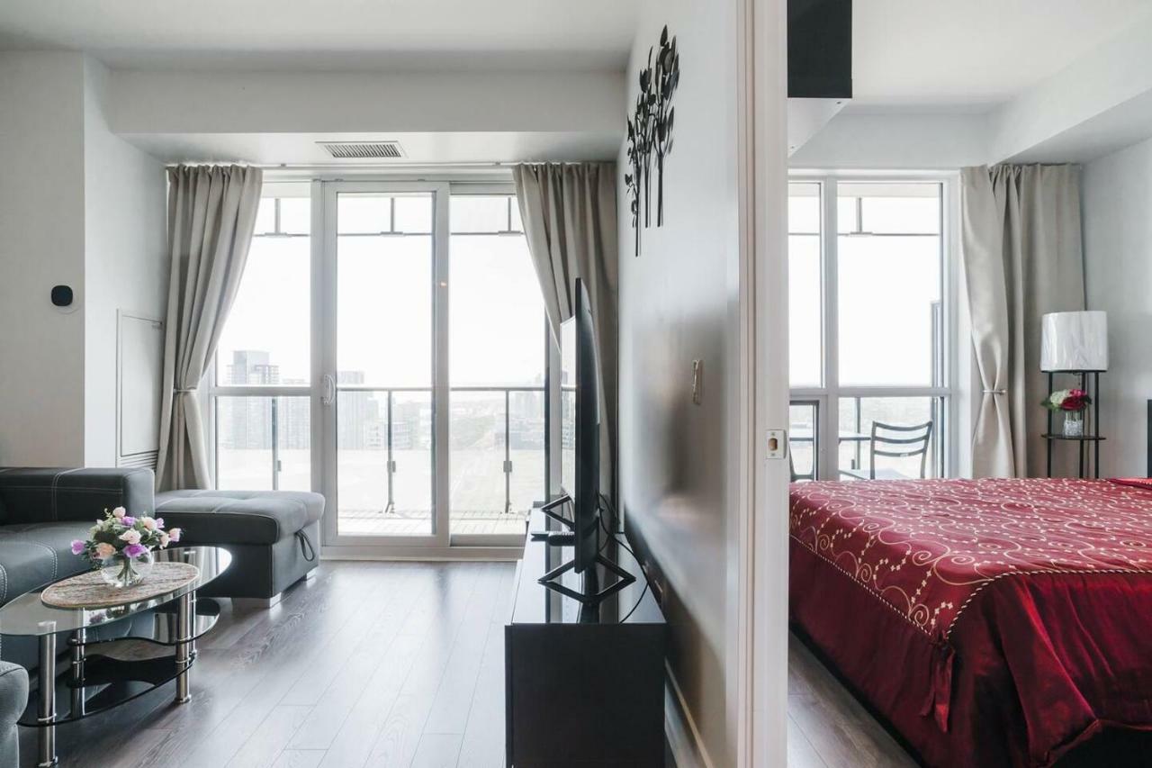 Bright Condo In The Heart Of Toronto Exteriör bild