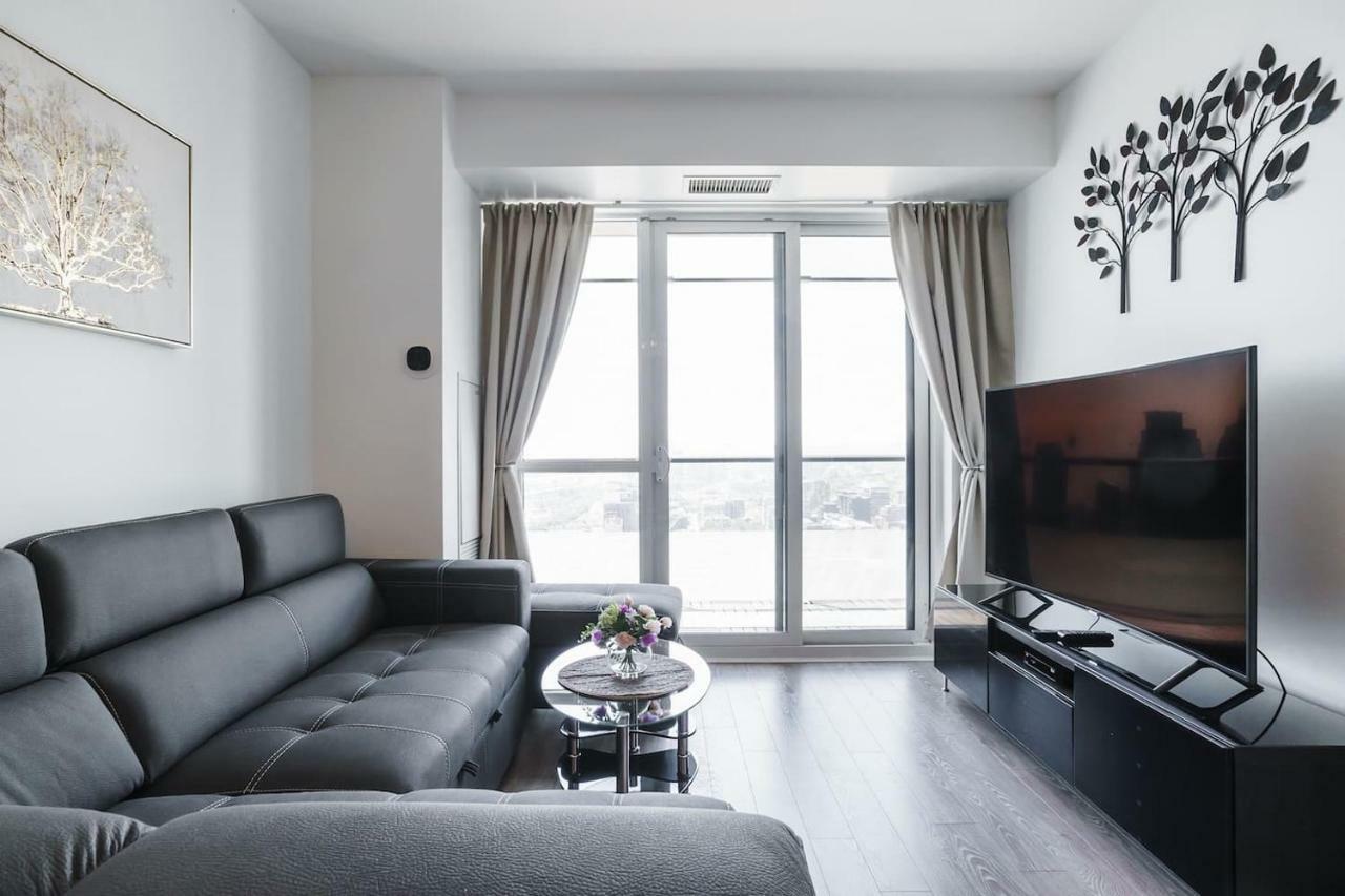 Bright Condo In The Heart Of Toronto Exteriör bild