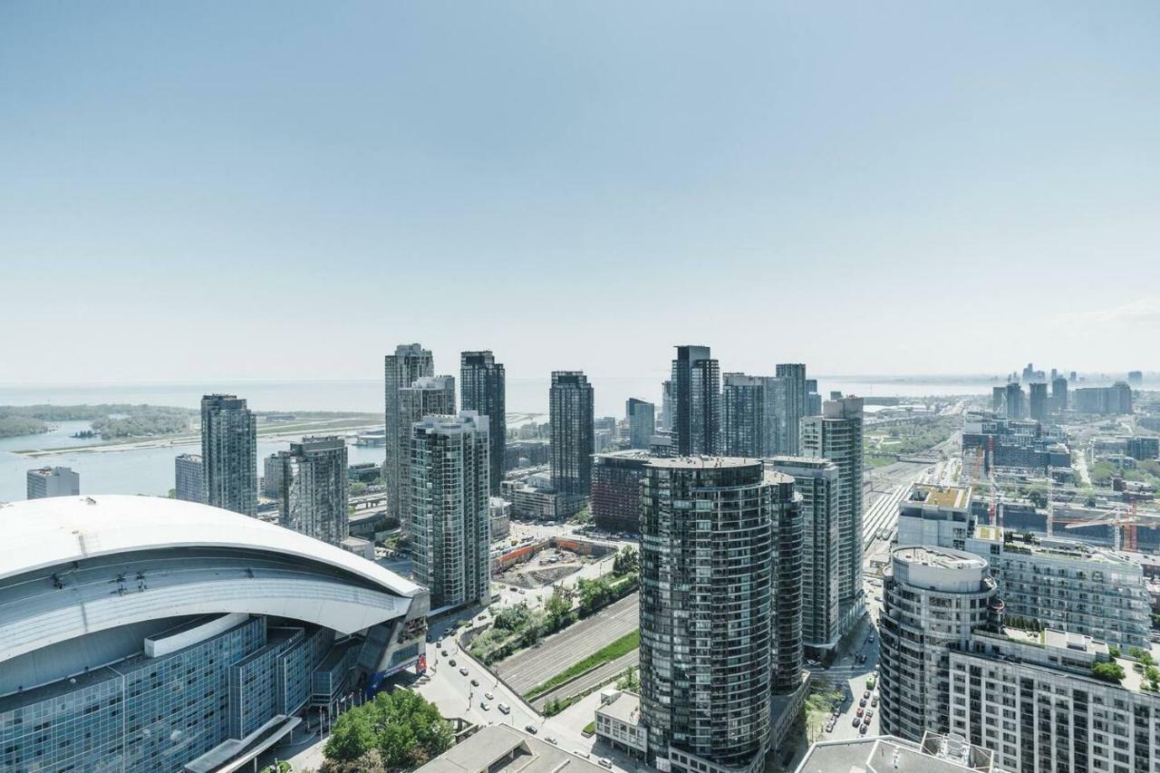 Bright Condo In The Heart Of Toronto Exteriör bild