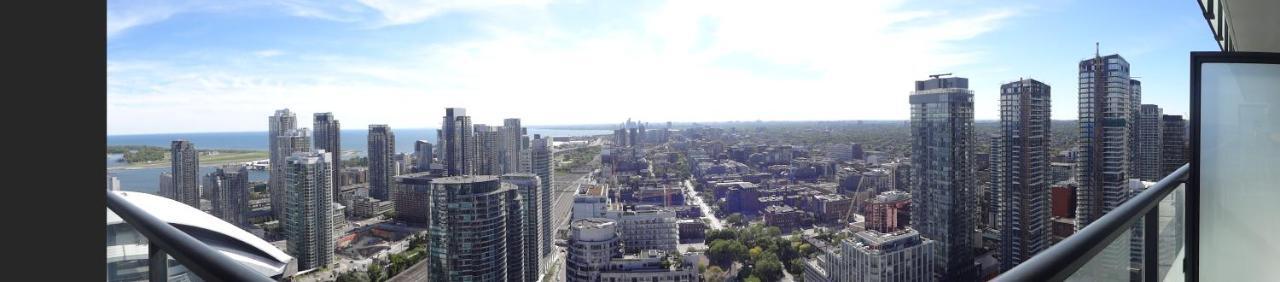 Bright Condo In The Heart Of Toronto Exteriör bild